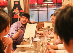 「Trattoria VOMERO il mare e monte（仮称）」「BRACERIA DELIZIOSO ITALIA」「PIZZERIA VACANZA」etc. 求人 イタリア人講師を招いてのイタリア語講習。真剣に、でもその中に笑いが絶えないのはイタリア人ならではの陽気さ。