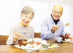 株式会社LEOC（レオック） 求人 【高齢者施設】
入居者様にとって食事は生活の中心であり、日々の楽しみの一つ。だからこそ食の感動を大切にしたい。