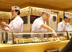 「寿司・和食 魚がし日本一 」「和食 青ゆず寅」「青柚子」／株式会社にっぱん 求人 市場からの直接仕入による圧倒的な商品力で、楽しく、無理なく働ける、しっかり休める充実の環境や好条件を実現しています
