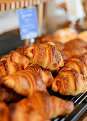 Boulangerie et Cafe Pere et Mere（ペル・エ・メル） 求人