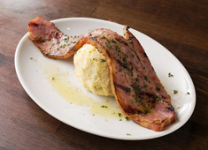 肉＆ワイン Bistro Brown（ビストロブラウン）／ザイジール 株式会社 求人 今後はあなたも交えながら新しい看板メニューをつくり上げて下さい！