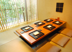 株式会社 僖成（きなり） 求人 【日本料理　僖成】
青山
客席数28席
客単価14000円