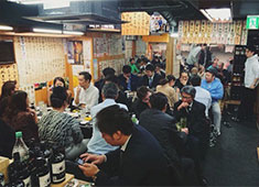 「流」（ながれ）「大衆割烹 藤八」／有限会社リービルフーズ 求人 ▲中目黒伝説の大衆酒場 藤八でも調理スタッフを募集しています！
勤務地等、お気軽にご相談ください。