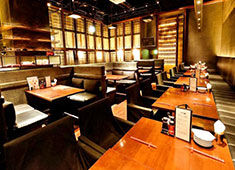 株式会社ラムラ 求人 【石庫門 川崎ダイス店】
シックな内装のカジュアル中華店ですが、味は本格的。点心も皮から手作りしています。