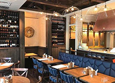KNOCK CUCINA BUONA ITALIANA（ノック クッチーナ ボーナ イタリアーナ）／株式会社マザーレストランツ 求人 ▲11月にオープンした田町新店！30坪・50席の店内は早くも多くのお客様で大賑わい！一緒にこのお店を育てましょう！