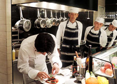 Global Food Laboratory／WATERMARK.Inc（株式会社ウォーターマーク） 求人 当社のエグゼクティブシェフである「山下」より、技術指導などを受ける機会も設けております！