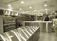 Global Food Laboratory／WATERMARK.Inc（株式会社ウォーターマーク） 求人 最新鋭の機材が揃うフードラボ。企画・製造・販売はもちろん、研究や海外とのテレビ会議をしながらの試作もできます。
