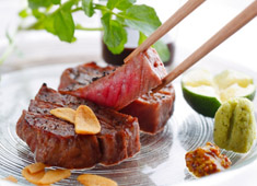 串・鉄板 花道 求人 肉・魚・野菜。どれも厳選した食材を扱える、やりがいあるキッチンです。