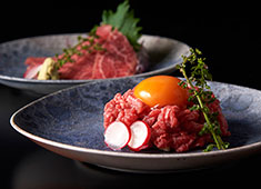 「和牛焼肉 土古里」「焼肉懐石 銀座 舌牛」「焼肉 金タレ」／株式会社ラムラ 求人 安心・安全の環境で、ユッケや牛刺し等の生肉を扱えるお店です。