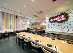 DUMPLING TIME TOKYO（ダンプリングタイム）／アイエムエムフードサービス 株式会社 求人 明るくPOPな店内で点心を楽しむ店舗です。。