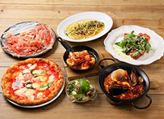 株式会社 MOTHERS 求人 ピッツァはもちろん、その他料理にも自信あり！！全てにおいてこだわりがギュッと詰まった料理を提供中！