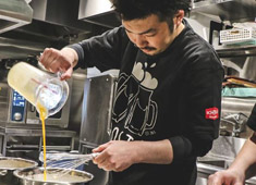 SCHMATZ（シュマッツ）／カイザーキッチン株式会社 求人 種類豊富なビールと料理！一緒にドイツ文化と共に料理・ビールのおいしさを広めていきましょう。