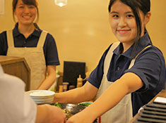 株式会社SEASONING（シーズニング）／定食屋 石榴（ざくろ）、ほか 求人 お客様との距離感の近いオープンキッチンも魅力！「美味しい」の声も直接聞くことができますよ◎