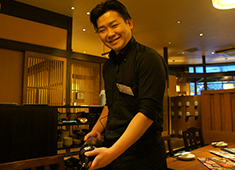株式会社バーチャス 求人 未経験からでも、店舗運営をしっかりを身に付けることができます。初めて正社員を希望する方も歓迎です。