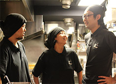 赤坂麺処　友／株式会社友ミュージック 求人 明るいスタッフばかりの環境！福利厚生・現場の雰囲気共に◎
