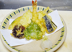 「居酒屋松ちゃん」「モッちゃん」「松ちゃん 東あずま店」 求人 たくさんの種類の料理をおいしく作る技術がつきますよ！