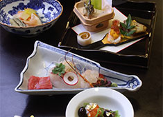 美ささ苑 求人 視覚・味覚でその季節の旬を！日本の四季を楽しんでもらえる料理を作っています。