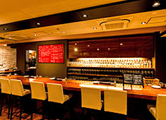 Au Comptoir Echezeaux（オ コントワール エシェゾー）／株式会社 タテイシ 求人 フランスワインが500種！ソムリエ厳選のグラスワインも常時15種！五反田でちょっと良いワインが楽しめるお店です。