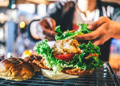 SCHMATZ（シュマッツ）／カイザーキッチン株式会社 求人 ドイツ料理の経験は問いません。イタリアンやフレンチ等の洋食経験者の方は即戦力としてご活躍頂けます！