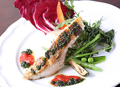 Trattoria Azzurri（トラットリアアズーリ）、他／株式会社ノースコーポレーション 求人 新潟・能生直送される鮮魚を使用！野菜、肉だけでなく、魚介料理も素材にこだわっています。