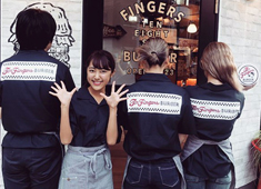 株式会社ファンゴー／「CAFE FUNGO」「BISTRO BARNYARD」「CROSSROAD BAKERY」etc. 求人 飾らず、気取らず、オシャレな接客で、お客様をおもてなししてください。