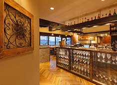 Oysterbar&Wine BELON/Enoteca e Maiale REGUS 求人 オープンキッチンでライブ感溢れるトラットリアです。
