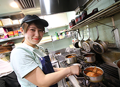 eat more SOUP＆BREAD／株式会社ビッグイーツ 求人 大学生のアルバイトも多く、和気あいあいとした雰囲気のお店です！