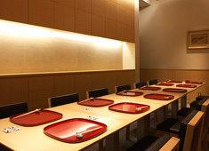 株式会社 たん熊 北店（大丸東京店） 求人 【たん熊北店 大丸東京店】
優しい富裕層の常連様が多いお店です。ゆったりとお寛ぎ頂くひとときを演出してください。