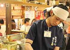 「赤羽 トロ函」／株式会社夢小路普及商会 求人 ▲未経験から入社したスタッフも活躍中！仕事を楽しみながら成長できる会社です！