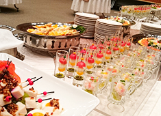 株式会社サンケイ会館　※ケータリング部 求人 ケータリング会場での切り分けや盛り付けなど、料理の技術を魅せる場面もあります。