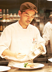 株式会社HUGE 求人