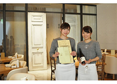 株式会社HUGE 求人 女性や若手もたくさん活躍しています！早期のキャリアアップも可能です！