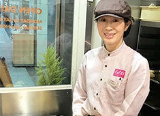 Felts（フェルツ）エキュート赤羽店／株式会社 エーデルワイス 求人 世界で認められる当社だからこそ、ホンモノの素材を扱い、ホンモノの技術が身に付きます！