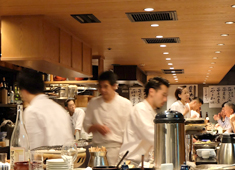 「並木橋 なかむら」「味のなかむら」「六本木 蕎麦前 山都」、他 求人 【並木橋なかむら】渋谷
客席数55席 客単価7000円
入社前に店舗見学も兼ね食事に行って頂くこともあります。