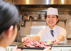 つきじ喜代村 すしざんまい／株式会社 喜代村 求人 年令不問。ご自宅から負担なく通える通勤範囲で勤務地を決定します。無理な異動はありませんので、安心してご応募ください