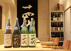 「炭火焼鳥 一鳥」 「地鶏や 一鳥」 求人 「この日本酒を扱うのはどうか？」など皆さんの意見も取り入れていきます。