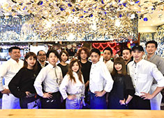 株式会社 浜倉的商店製作所 求人 秋葉原は世界のゲストが集まります！世界で通用するグローバルな感覚を身に着けたい方！私たちと一緒に弾けてみませんか！