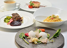 Ristorante AMALFI（リストランテ アマルフィイ）／株式会社ビィバリュー 求人 各現場で料理を考えているので、料理人としての実力もしっかりと身に付く環境です。