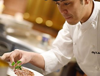 株式会社ダイナックホールディングス(サントリーグループ・東証2部上場企業) 求人