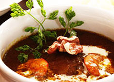 GAVIAL(ガヴィアル) 求人 多くのこだわりカレーを提供している当店。カレーの奥深さを学ぶには最適です。