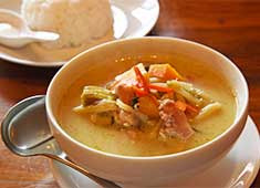 株式会社HABU PLUS 求人 昼はカレーを提供するので、レシピがあるからには最適。看板MENUをプロデュースするのはあなたです！