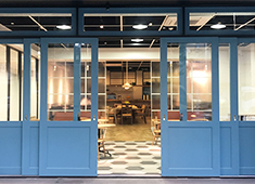 Cafe & Dining ICHI no SAKA（イチノサカ） 求人 コーヒーや紅茶、フルーツドリンクなど、カフェならではのこだわりあるソフトドリンクを取り揃えています。
