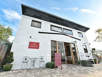BOULANGERIE Cafe Ruban（リュバン）、RESTAURANT MEGUMI（メグミ）／株式会社フローラ企画 求人
