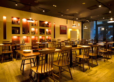 株式会社EATGOOD（大崎 ビストロ De'licieux 29、他） 求人 【ビストロ De'licieux 29】ビストロやバール、カフェ経験者にピッタリなお店。ワインに詳しい方もぜひ！