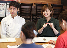 イタリアン酒場 Esto.／株式会社 東京天竜 求人 自分次第で「こんなことをしたい」が実現可能な環境があります。