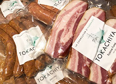 十勝屋／株式会社グリーンストーリープラス 求人 人気メニューのひとつ、自家製シャルキュトリー。ベーコンやパテ・ド・カンパーニュも全て手作りです！