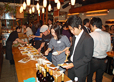 十勝屋／株式会社グリーンストーリープラス 求人 地方食材のフェアや北海道ワインを楽しむ会など、とにかくイベント満載！働いている側も勉強になり楽しめる職場です♪