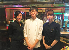 CENTURY CAFE（センチュリーカフェ） 求人 20～30代が中心に活躍しています。経験が浅い方も1年ほどで習得可！年令問わずチャンスがあります！！
