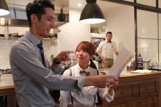 炭火焼と自然薯料理「黒十」　べトナミーズ ティー&キッチン「HASU」 求人 ジャンルを問わず様々な料理店を展開する私たち。理念に共感してくれる方を募集します。
