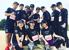 「鮨 りんだ」「らんまる」／株式会社ショートストップ 求人 希望するスタッフを連れてマラソン大会に参戦！！お揃いのユニフォームに帽子まで作って楽しく完走してきました！
